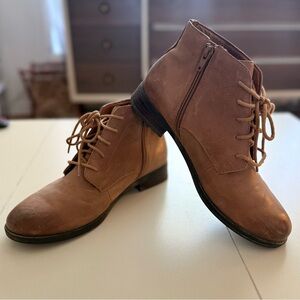 VIONIC Women’s Brown Tan Leather Zip Up Ankle Boots Size 8.5